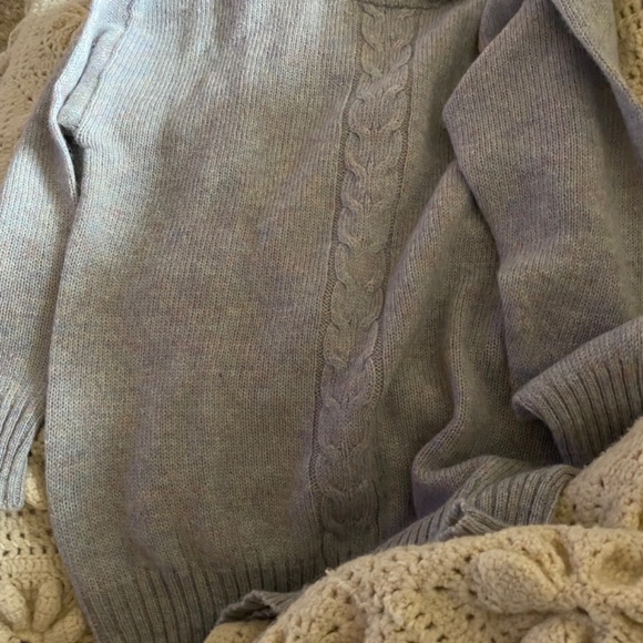 New Northern Isles Vintage Sweater - Picture 2 of 3